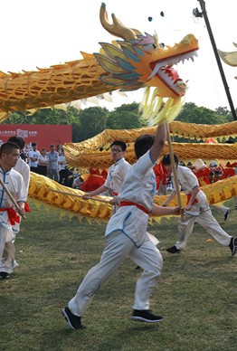 中國(guó)龍武術(shù)服裝表演服裝